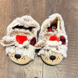 Dearfoam Furry Bear Slippers with Santa Hat Size 7-8